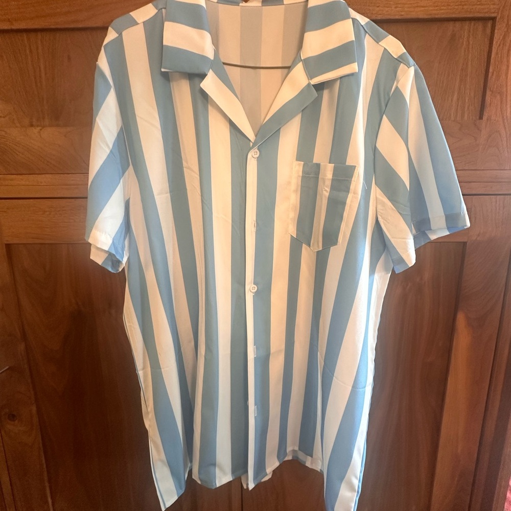 Amazon Essentials Blue and White Casual Button Down Shirt